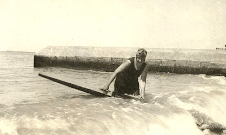 Агата Крісті під час серфінгу, 1924