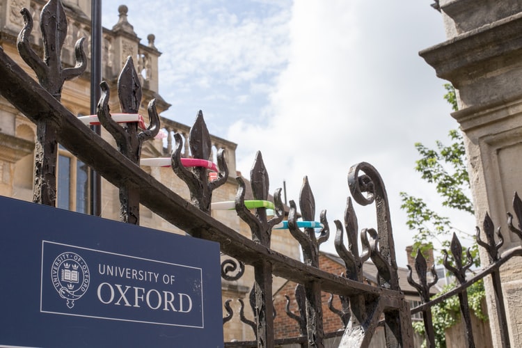 Оксфордський університет оцифрував і виклав онлайн світову літкласику
