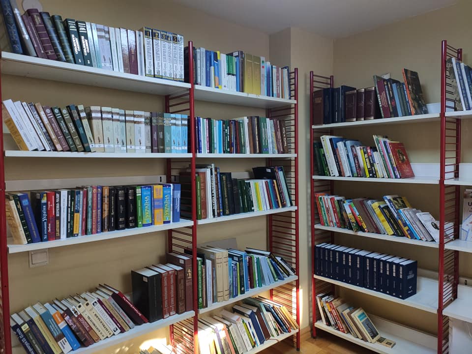 У Грузії відкрили українську бібліотеку