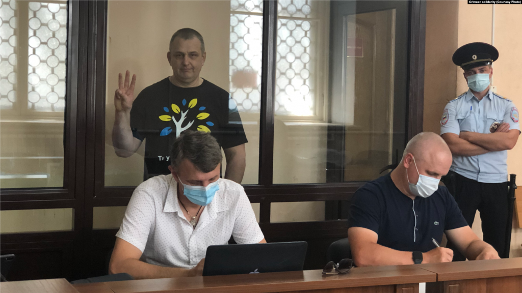 «Суд» у Криму засудив журналіста Владислава Єсипенка до 6 років колонії