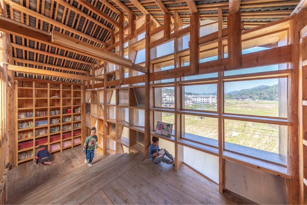 У селі в Китаї збудували дитячу бібліотеку з кипарису, щоб відродити традиції