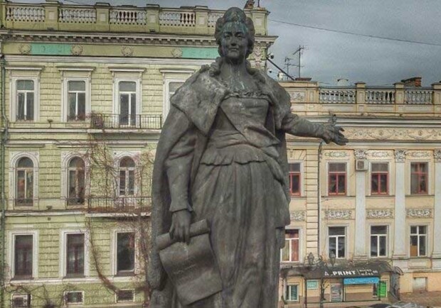 Петиція про знесення пам’ятника Єкатерині ІІ в Одесі зібрала понад половину необхідних голосів