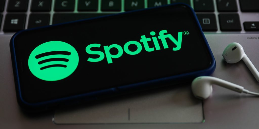 З нагоди 20-річчя Spotify опублікував топ своїх авдіокнижок