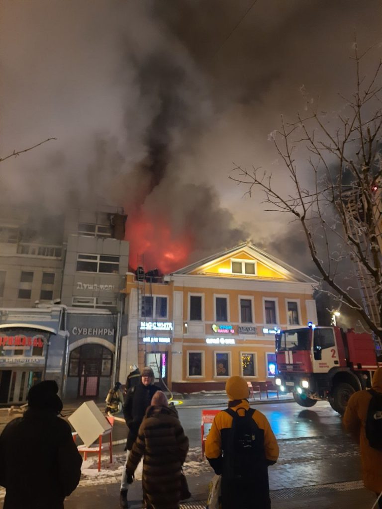 У росії згоріла книгарня колишнього українського журналіста Олександра Карп’юка