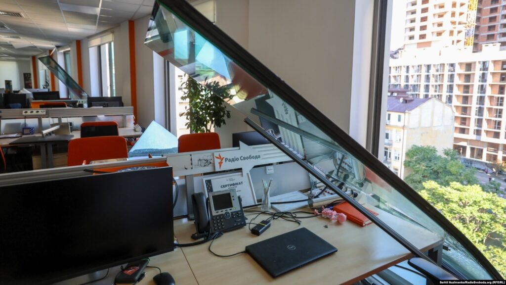 У Києві постраждали офіси Британської Ради, Української правди та Радіо Свобода