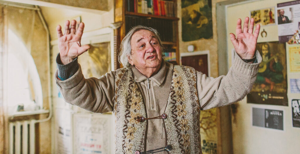 Житомирський літмузей отримав колекцію особистих речей Валерія Шевчука