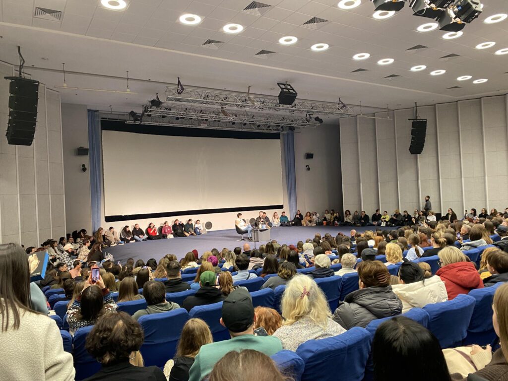 Зала не вмістила всіх читачів на презентації Ілларіона Павлюка