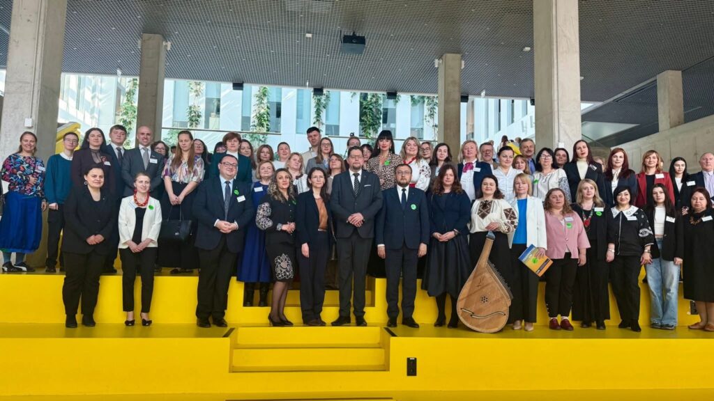 Науковці обговорили, як викладати українську мову за кордоном