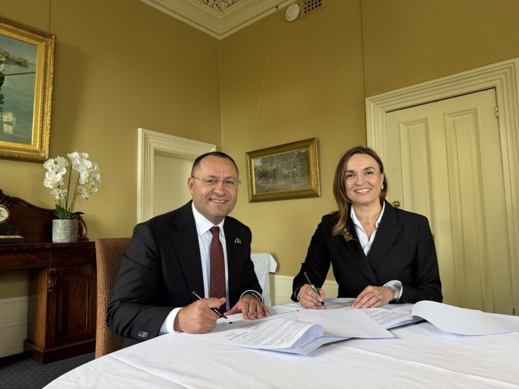 Співзасновниця видавництва Magenta Art Books Олена Грабб стала почесною консулкою України в Аотеароа